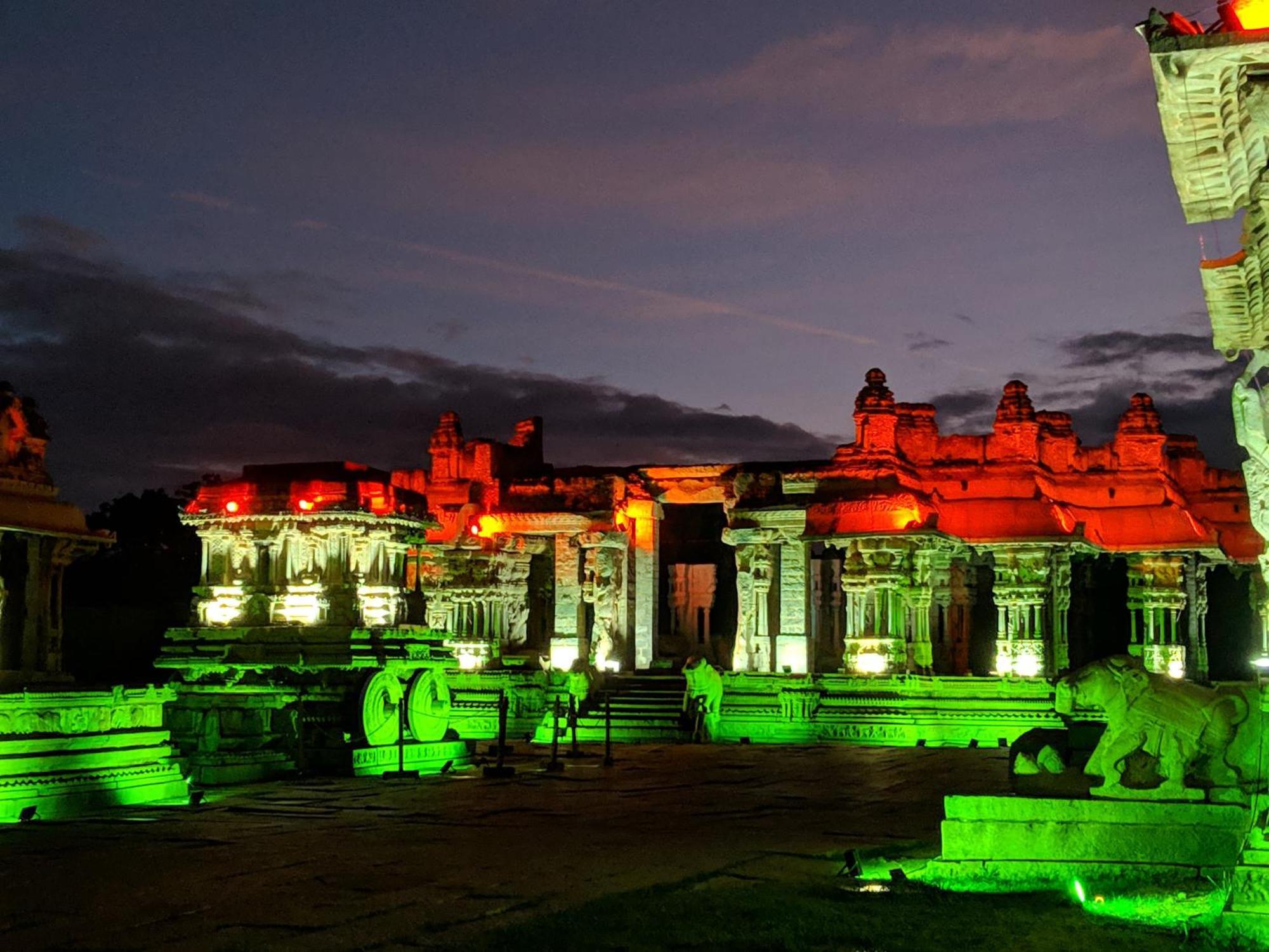Hotel Varsha Hampi Buitenkant foto