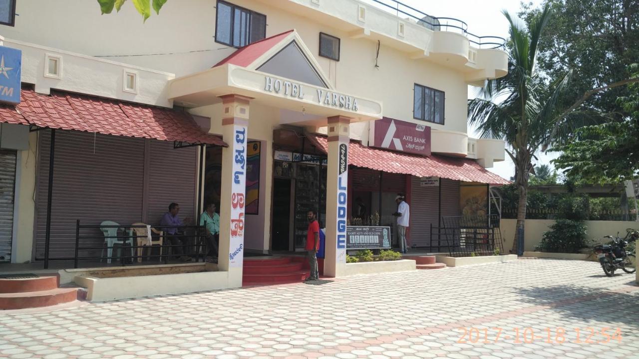 Hotel Varsha Hampi Buitenkant foto