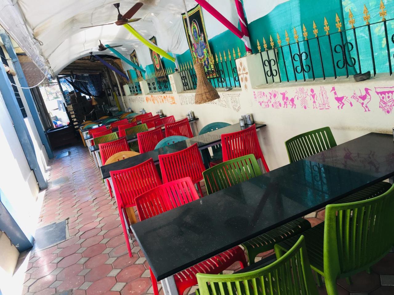 Hotel Varsha Hampi Buitenkant foto